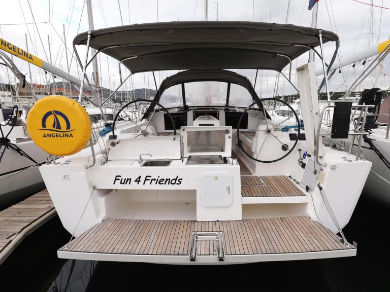 Sailboat to hire Primošten at the best price