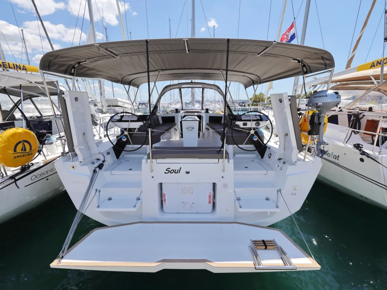 Charter a Dufour Dufour 44 in Sveti Filip i Jakov on Samboat