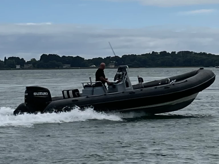 Hire RIB Valiant with a boat licence