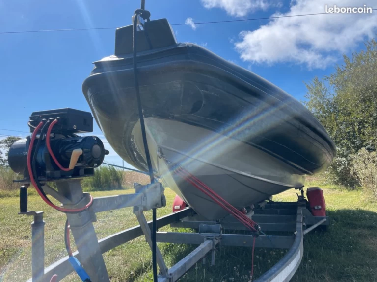 Hire a Valiant DR 750 Fishing Baden