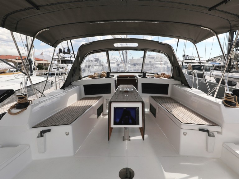 Charter a Dufour Dufour 470 in Šibenik on Samboat