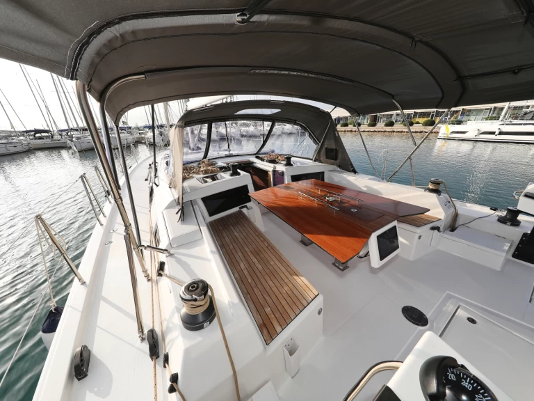 Sailboat hire in Sveti Filip i Jakov - Dufour Dufour 470
