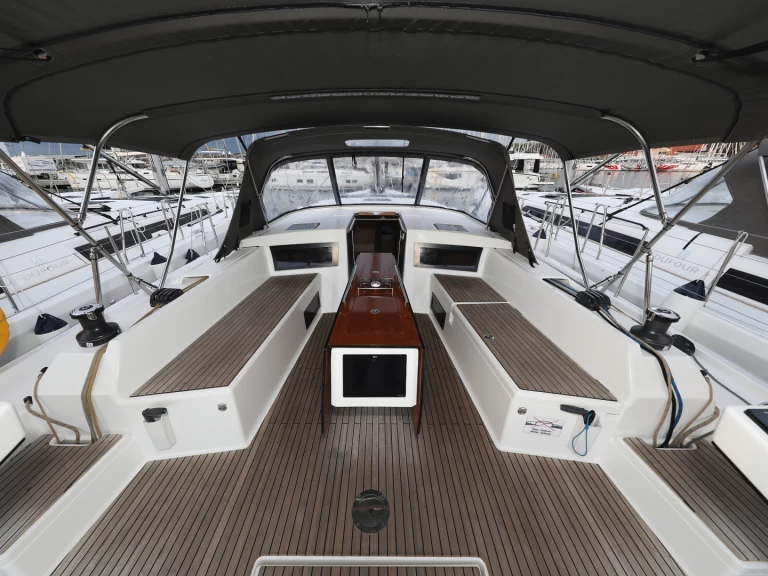 Sailboat hire in Trogir - Dufour Dufour 470