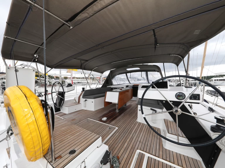 Hire Sailboat with or without skipper Dufour Šibenik