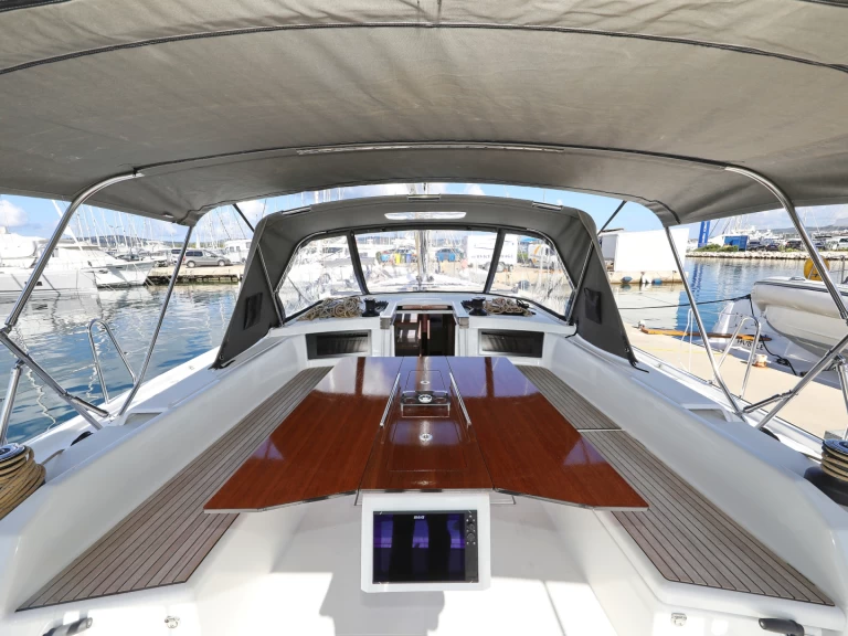 Hire Sailboat with or without skipper Dufour Trogir