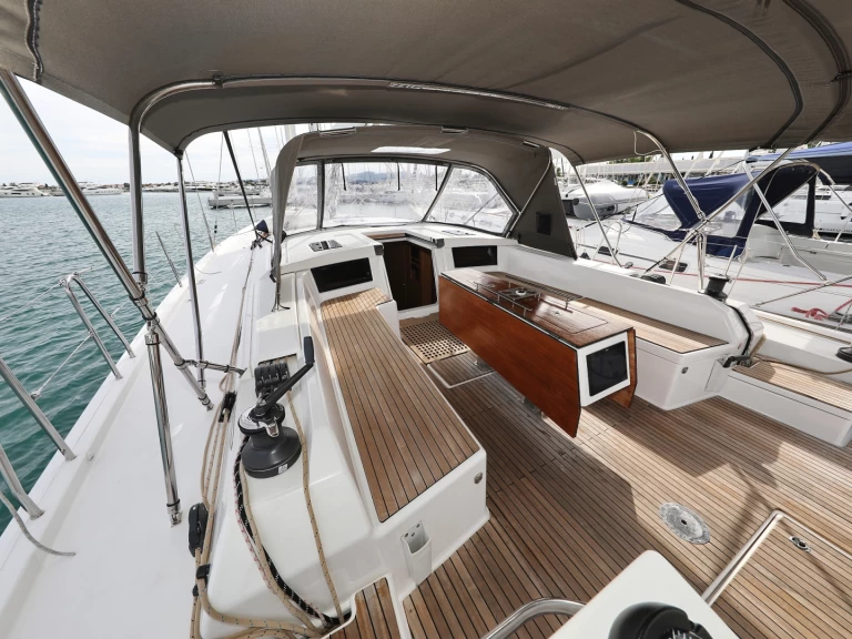 Sailboat to hire Sveti Filip i Jakov at the best price