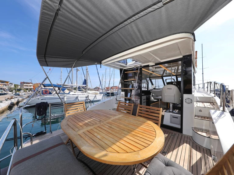 Yacht hire Šibenik cheap Futura 40 Grand Horizon