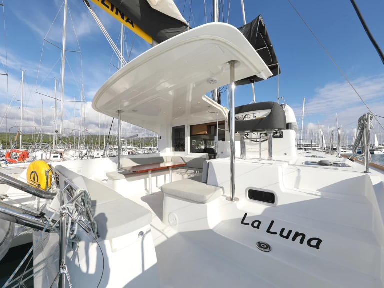 Hire a Lagoon Lagoon 40 Sveti Filip i Jakov