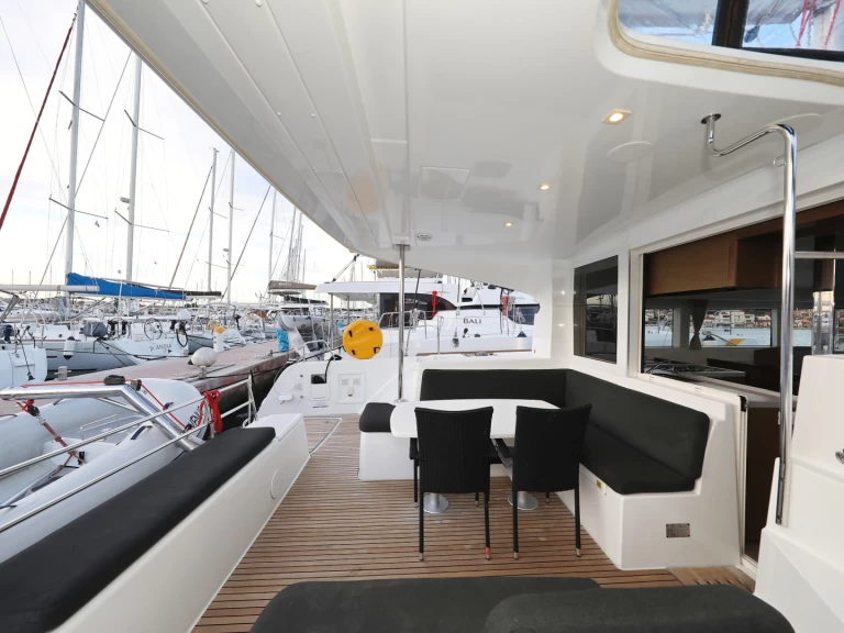 Hire a Lagoon Lagoon 40 Biograd na Moru