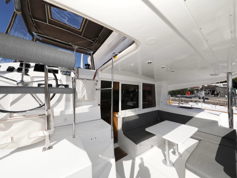 Hire a Lagoon Lagoon 400 S2 Šibenik