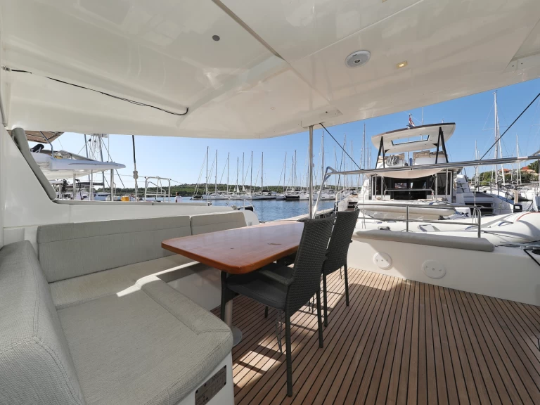 Hire Catamaran with or without skipper Lagoon Sveti Filip i Jakov