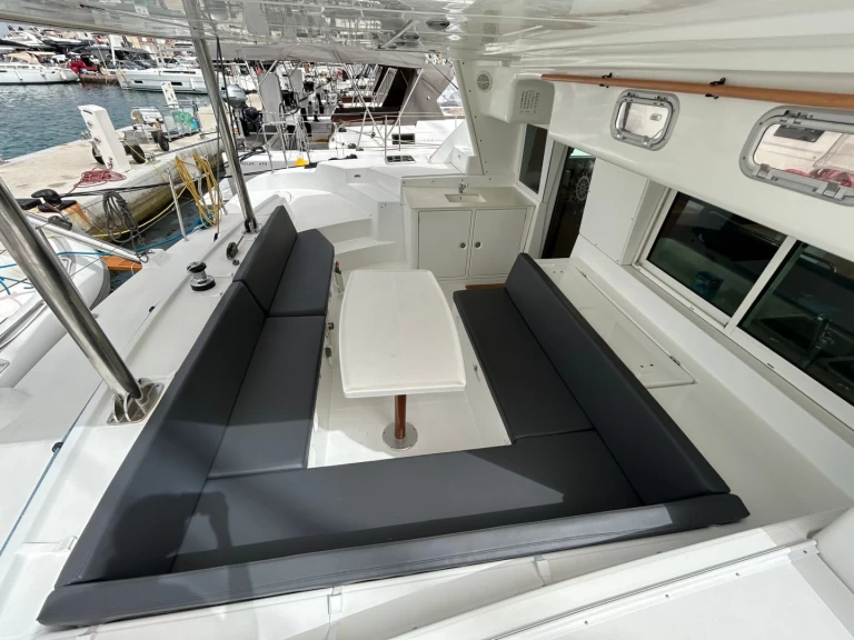 Catamaran to hire Šibenik at the best price