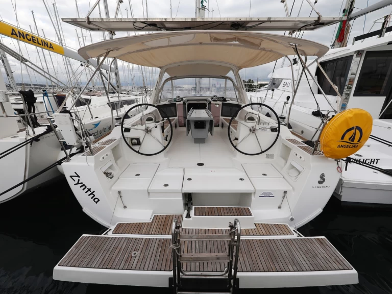 Charter a Bénéteau Oceanis 41 in Sveti Filip i Jakov on Samboat