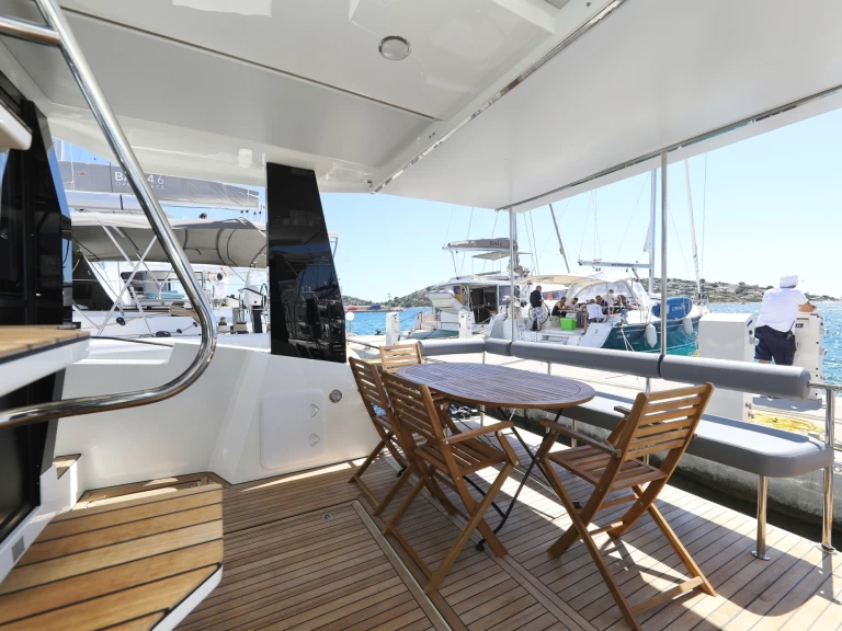 Luxury Yacht to hire Šibenik at the best price