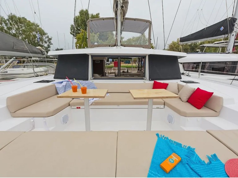 Hire Catamaran Bali with a boat licence