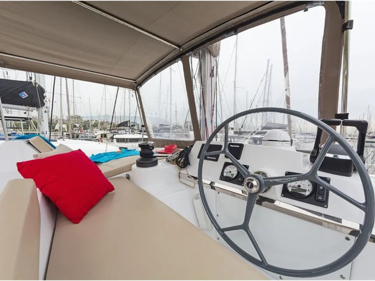 Catamaran to hire Ávdira at the best price