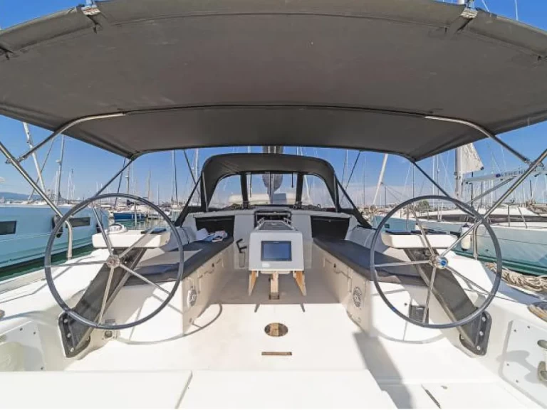 Sailboat hire in Ávdira - Dufour Dufour 430