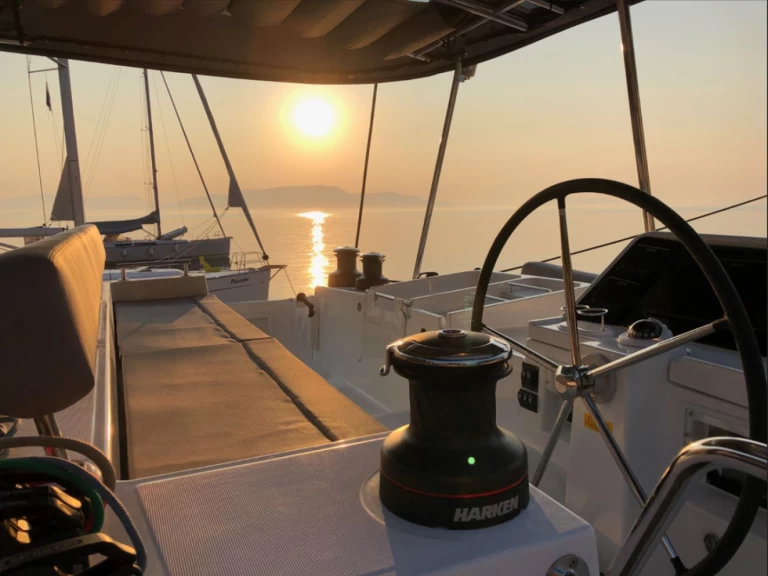 Hire Catamaran with or without skipper Lagoon Lefkáda