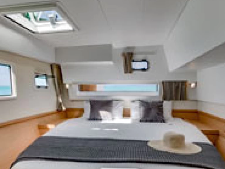 Hire Catamaran with or without skipper Lagoon Lefkáda