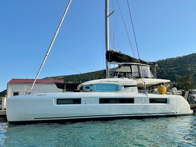 Hire a Lagoon Lagoon 50 Kaštela