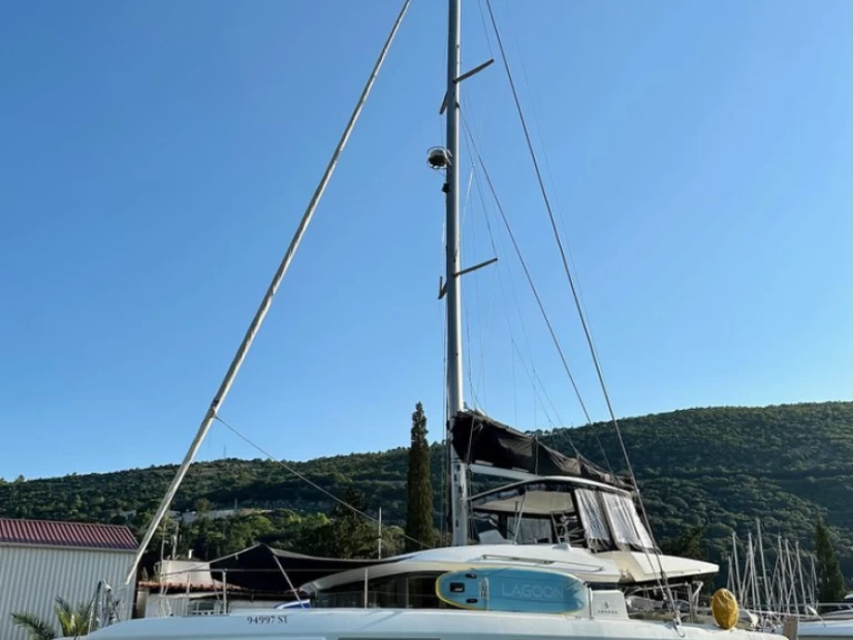 Yacht hire Kaštela cheap Lagoon 50
