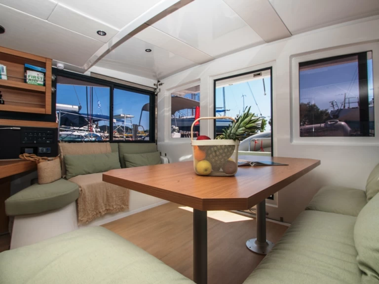 Yacht hire Nydri cheap Bali Catsmart