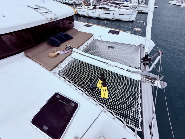 Catamaran hire in Nydri - Lagoon Lagoon 40