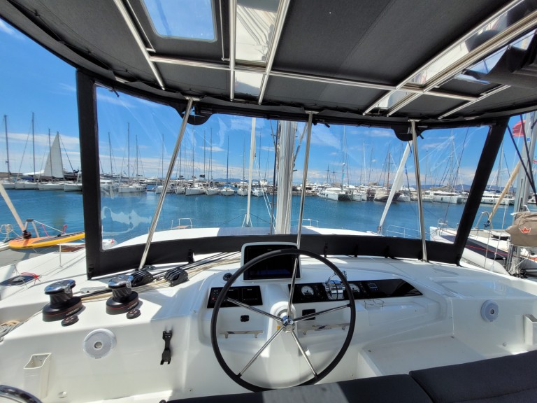 Yacht hire Nydri cheap Lagoon 46