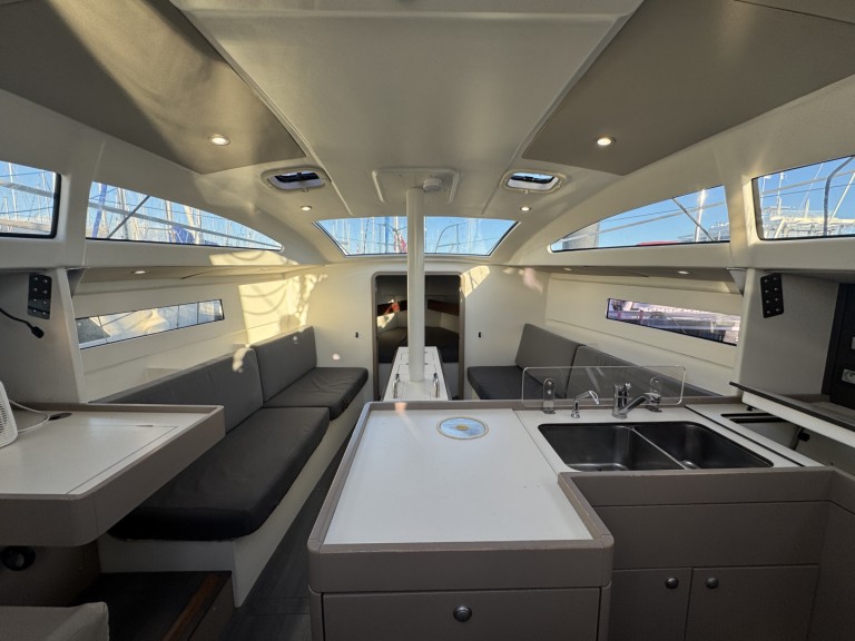 Sailboat to hire La Rochelle at the best price