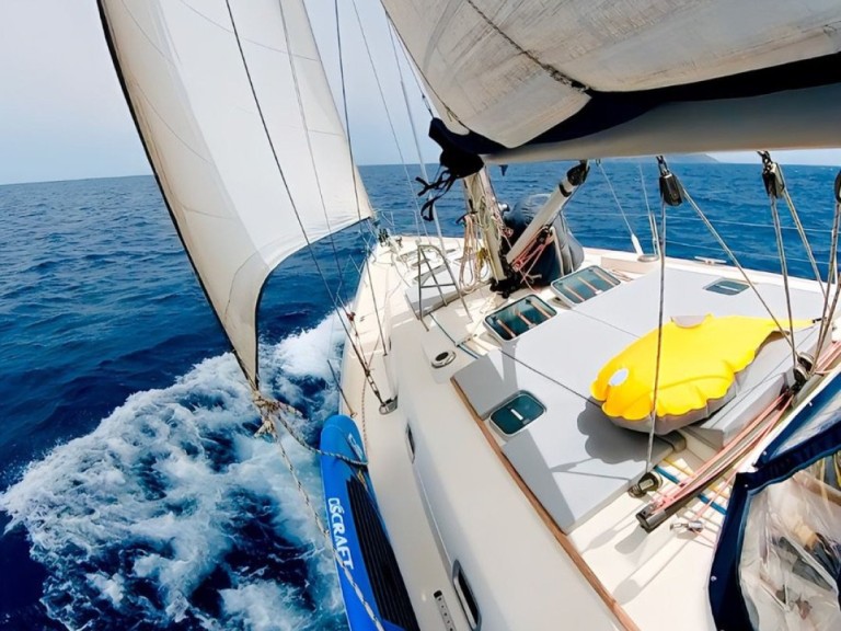 Sailboat to hire Capo d'Orlando at the best price