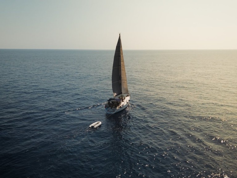 Yacht charter Capo d'Orlando - Bénéteau Beneteau 50 on SamBoat