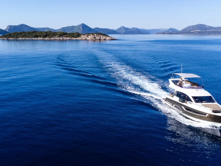 Yacht charter Dubrovnik - Sealine Sealine F430 on SamBoat
