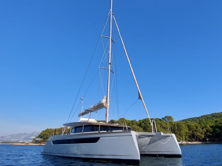 Catamaran hire in Split - Luna Luna 49