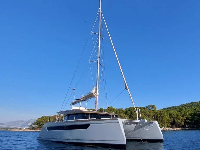 Catamaran hire in Split - Luna Luna 49