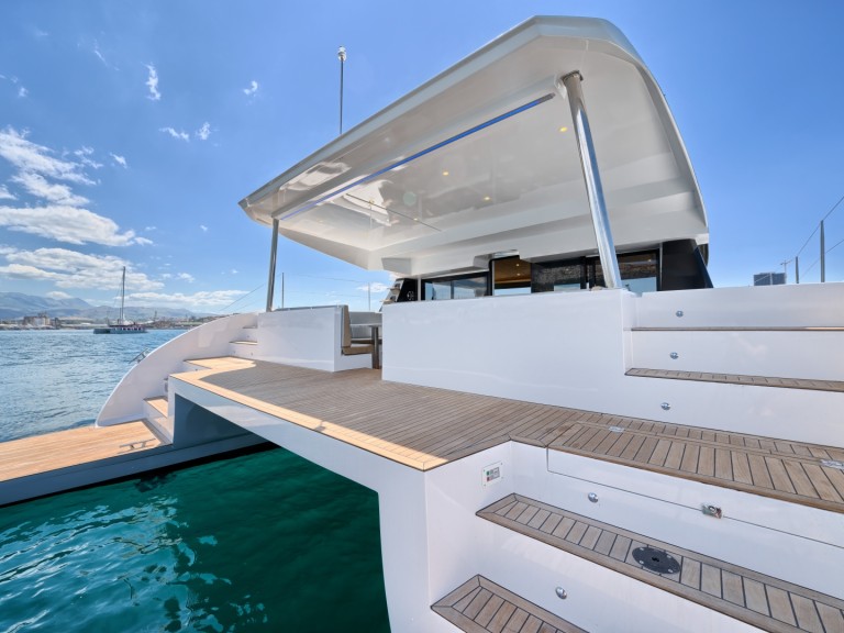 Hire Catamaran Luna with a boat licence