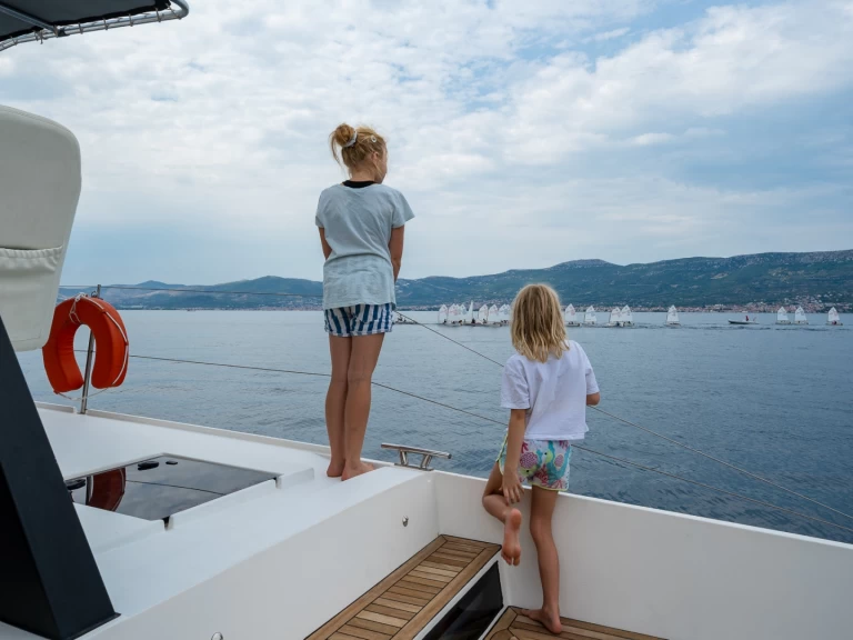 Charter a Luna Luna 47 Power in Split on Samboat