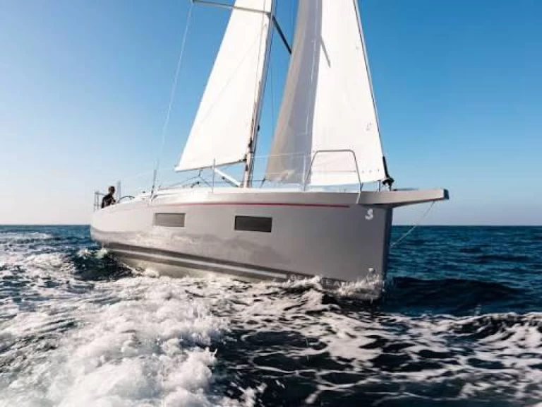 Bénéteau Oceanis 34.1 charter bareboat or skippered in  Arzon