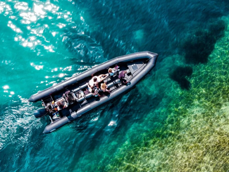 Hire a Narwhal Fast 900 Cannes