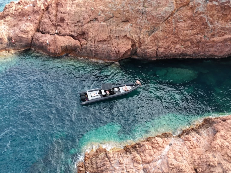 Charter a Narwhal Fast 1100 in Cannes on Samboat