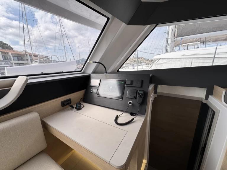 Catamaran to hire Port Grimaud at the best price