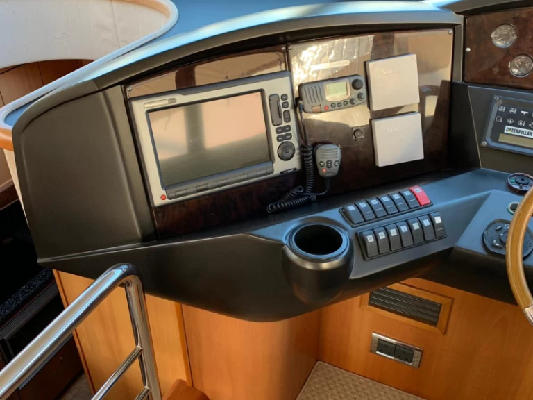 Hire a Sunseeker Manhattan 50 Primošten