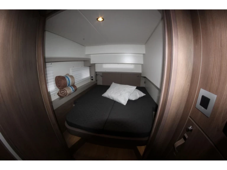 Charter a Bali Bali 4.2 in Nikiána on Samboat