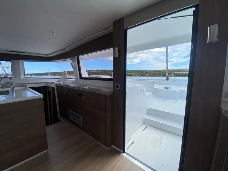 Charter a Bali Bali 5.4 in Golfo Aranci on Samboat