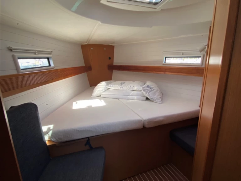 Yacht charter Sukošan - Bavaria Bavaria 40 on SamBoat