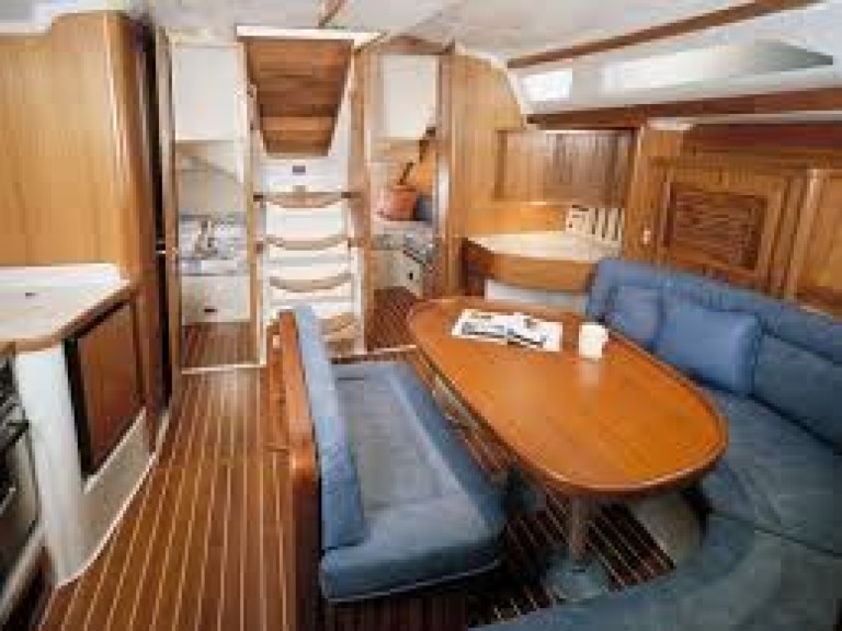 Hire Sailboat with or without skipper Catalina Yachts Genova