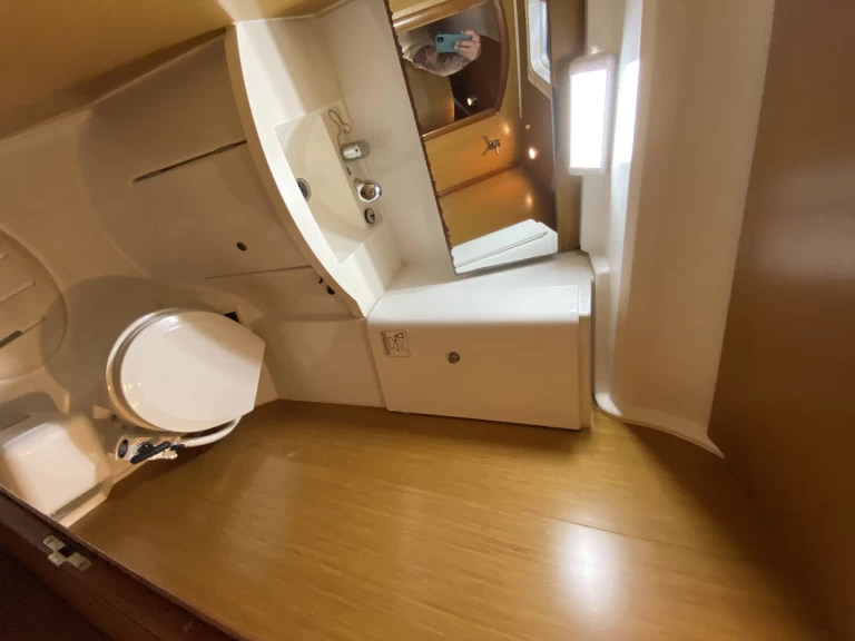 Hire Sailboat with or without skipper Jeanneau Kos