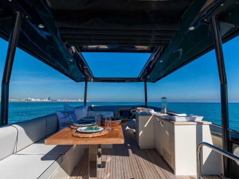 Luxury Yacht to hire Dubai Marina at the best price