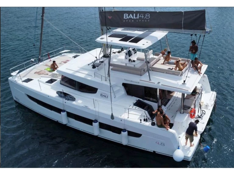 Yacht charter Vibo Marina - Bali Bali 4.8 on SamBoat