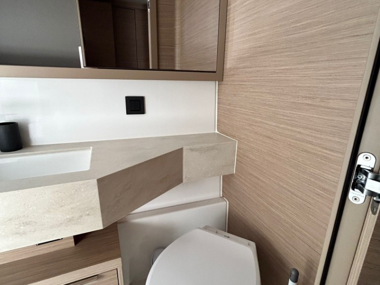 Hire Catamaran Lagoon with a boat licence