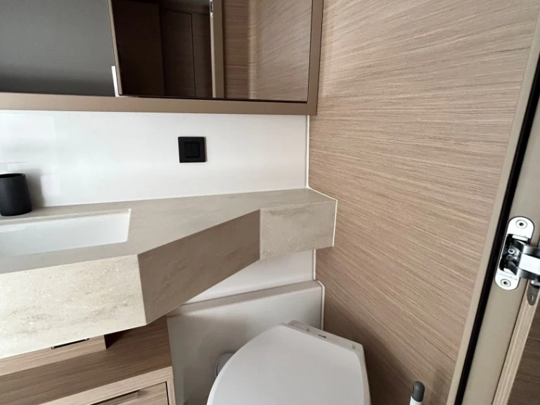 Hire Catamaran Lagoon with a boat licence